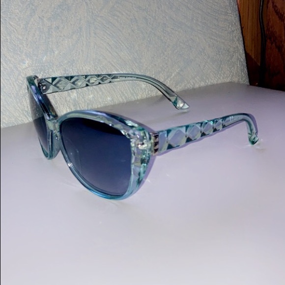 NWOT FROYA FRENCH COLLECTION SUNGLASSES - Picture 3 of 11